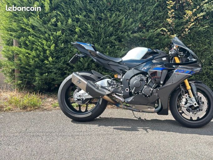 YAMAHA R1M 4