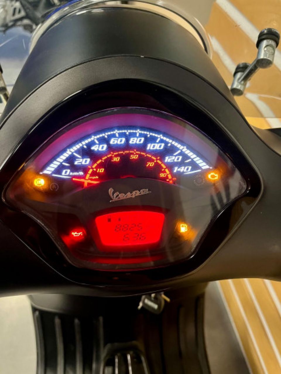 VESPA GTS 300 SUPERSPORT 4