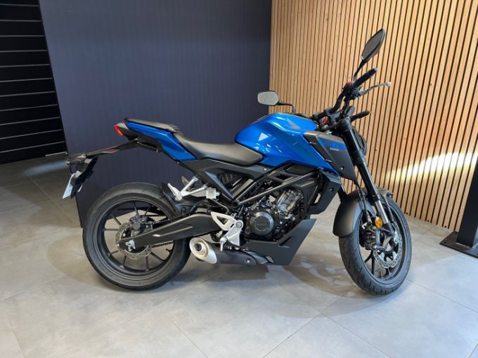 HONDA CB125R 4