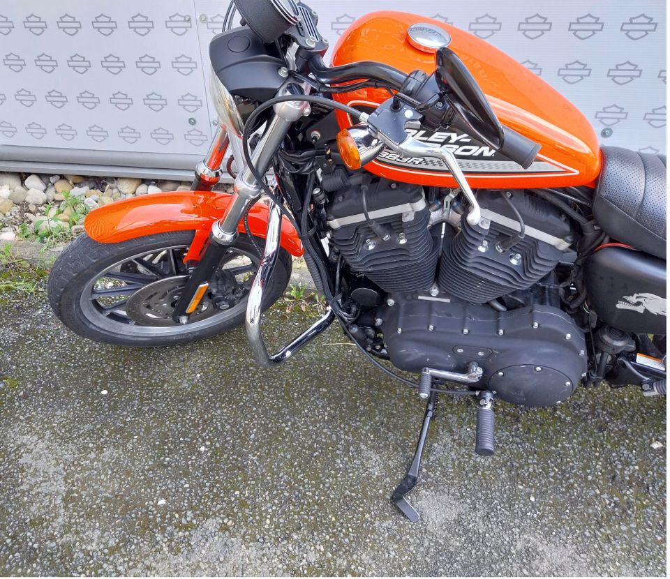 HARLEY-DAVIDSON SPORTSTER 883 4