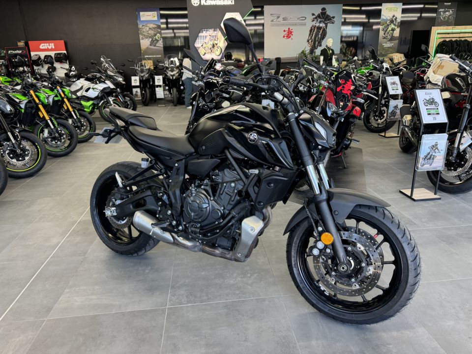 YAMAHA MT-07 (47.5CV) 4