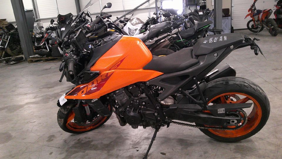 KTM 990 DUKE 4