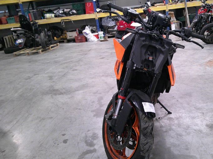 KTM 990 DUKE 4