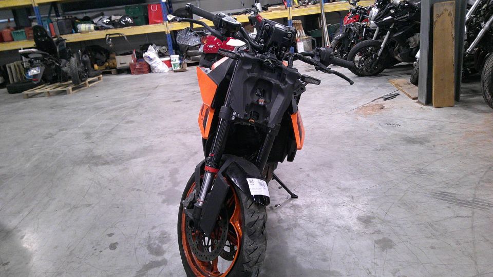 KTM 990 DUKE 4