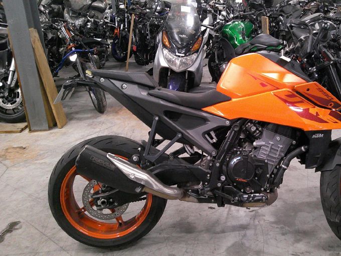 KTM 990 DUKE 4