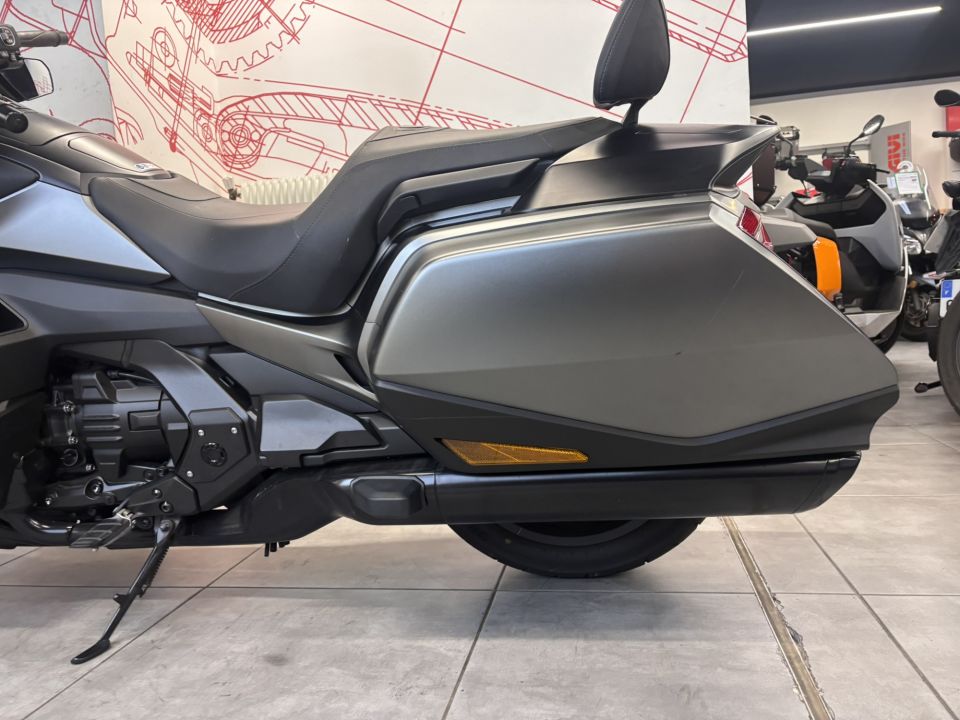 HONDA GL 1800 GOLDWING DCT 4