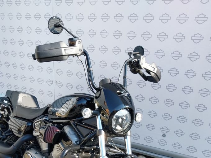 HARLEY-DAVIDSON SPORTSTER NIGHTSTER 975 4