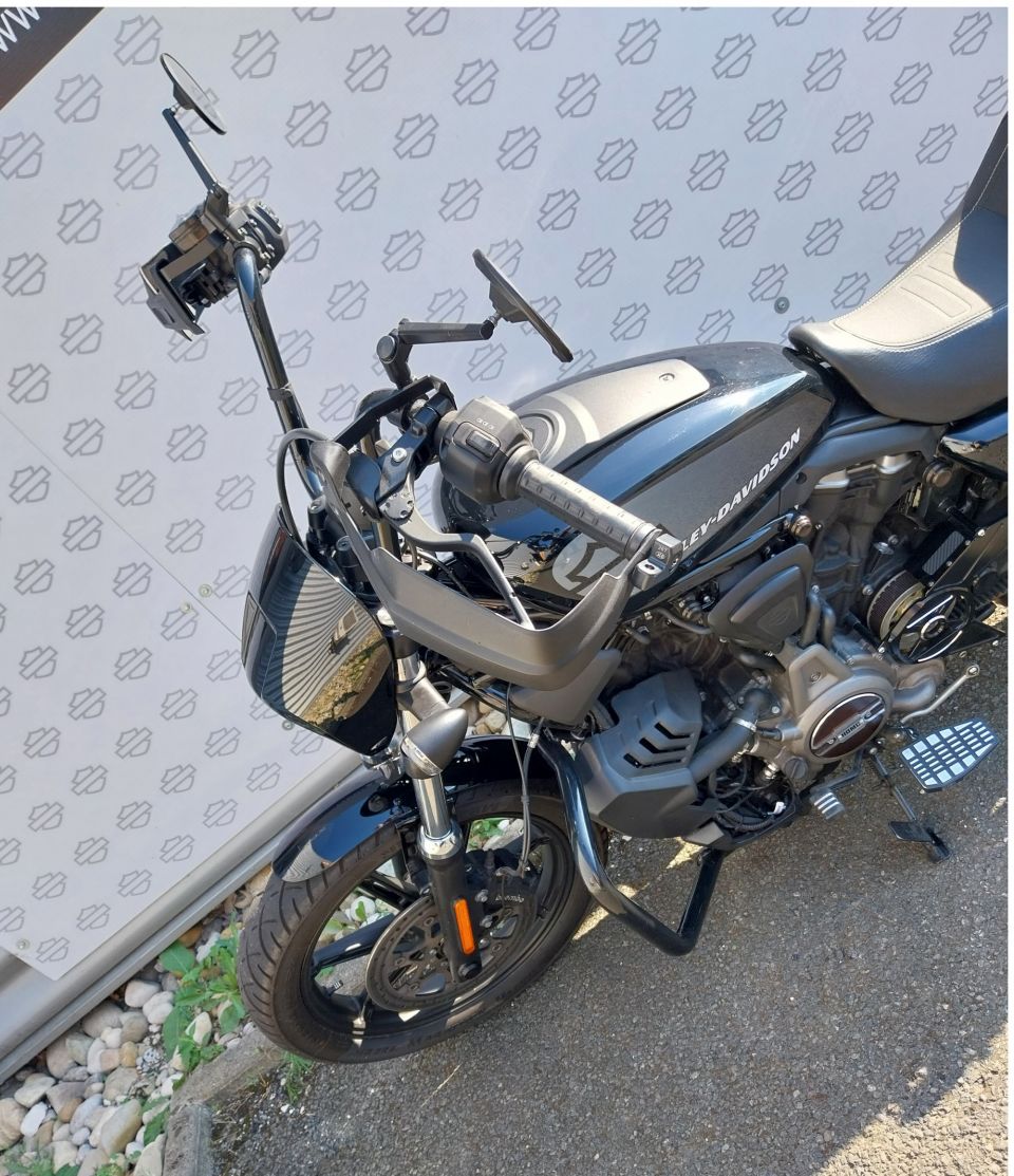 HARLEY-DAVIDSON SPORTSTER NIGHTSTER 975 4