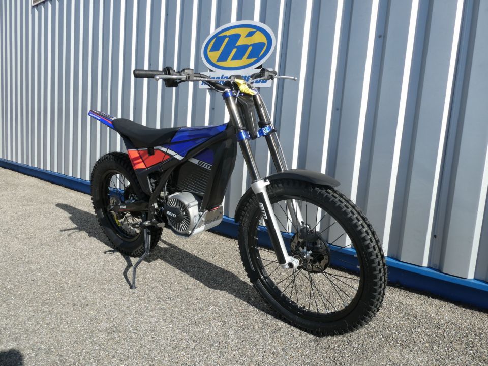 ELECTRIC MOTION ESCAPE R 4