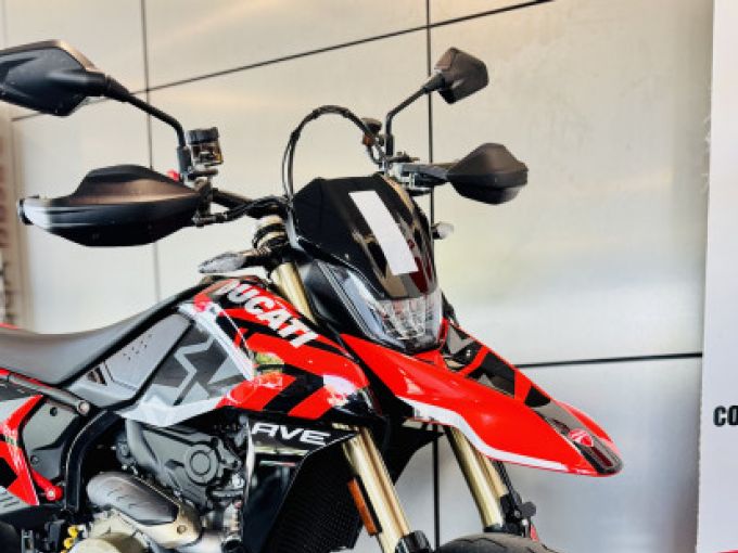 DUCATI HYPERMOTARD 4