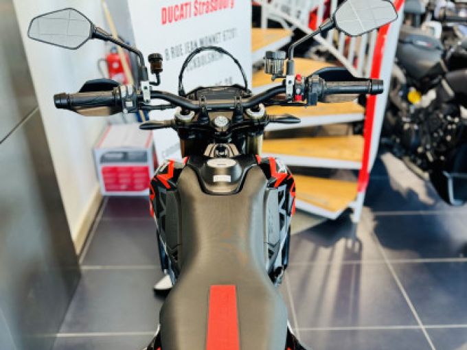 DUCATI HYPERMOTARD 4