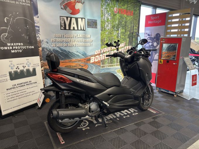 YAMAHA XMAX 125 4