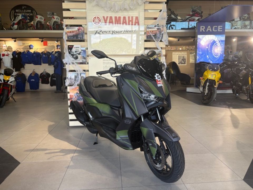 YAMAHA XMAX 125 TECH KAMO 2025 + KIT DECO DE DIRECTION GTIE 5 ANS 99€/MOIS* 4