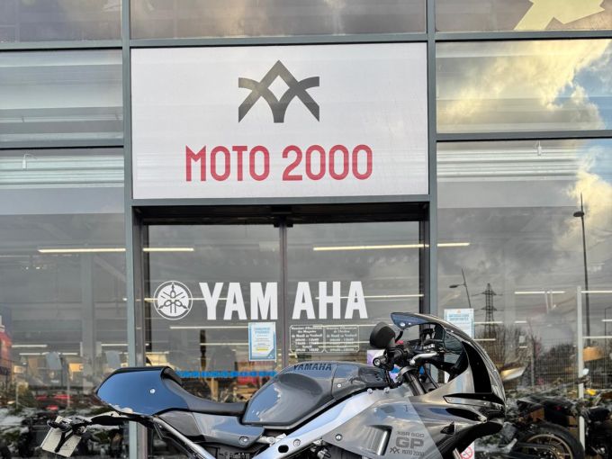 YAMAHA XSR 900 GP 4