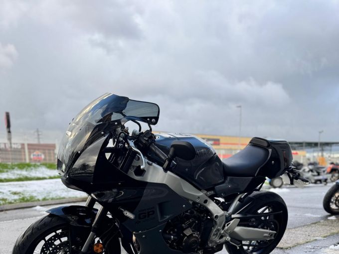 YAMAHA XSR 900 GP 4