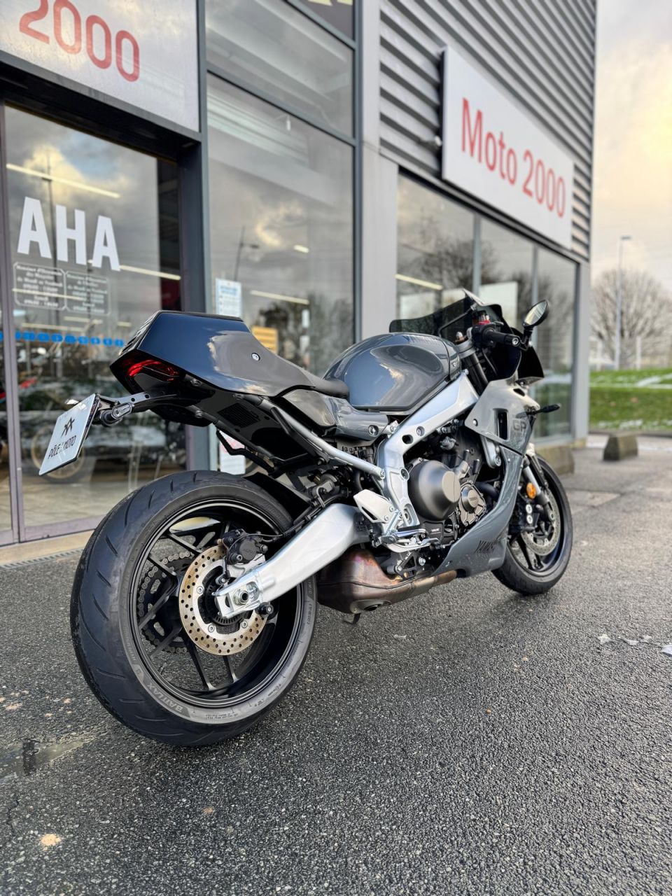 YAMAHA XSR 900 GP 4