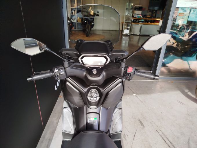 YAMAHA XMAX 125 4
