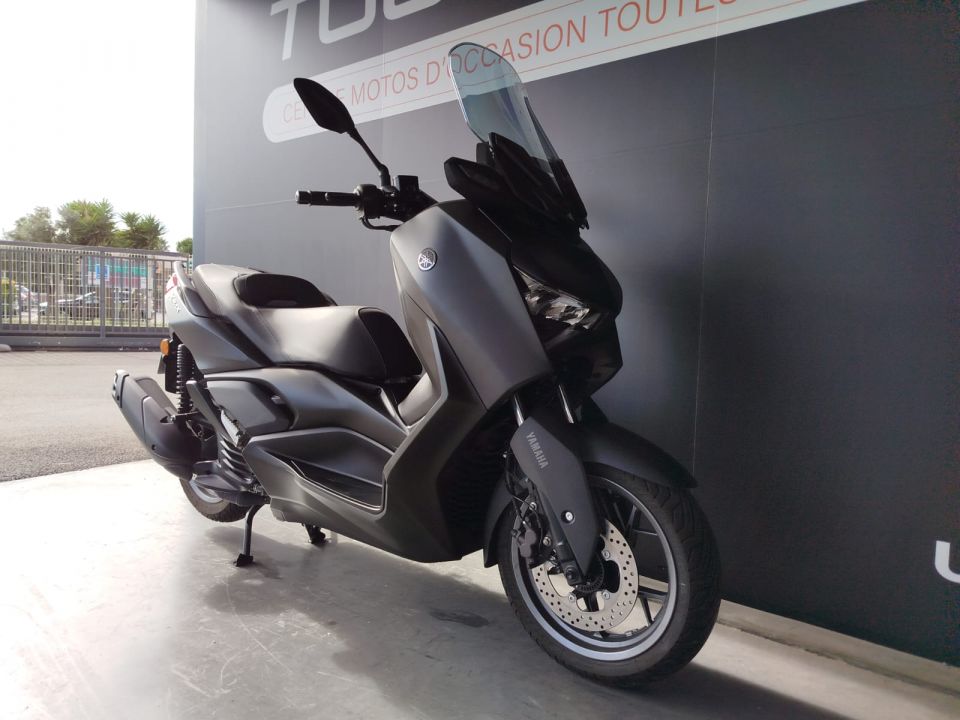 YAMAHA XMAX 125 4
