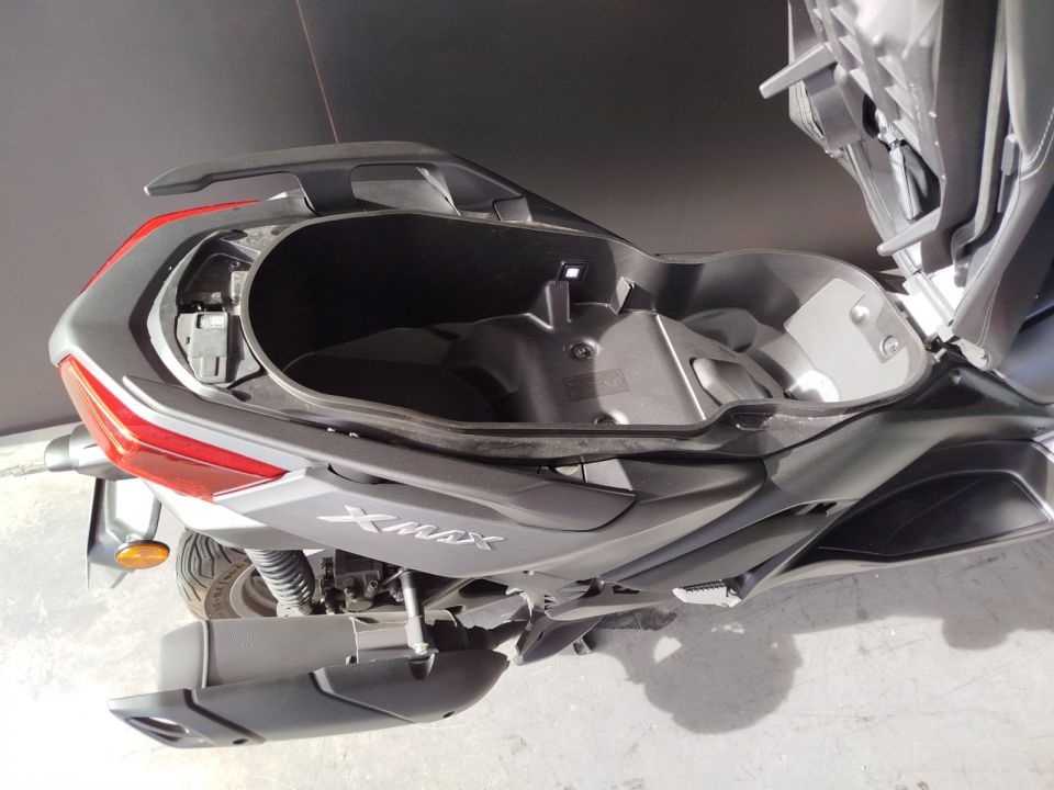 YAMAHA XMAX 125 4