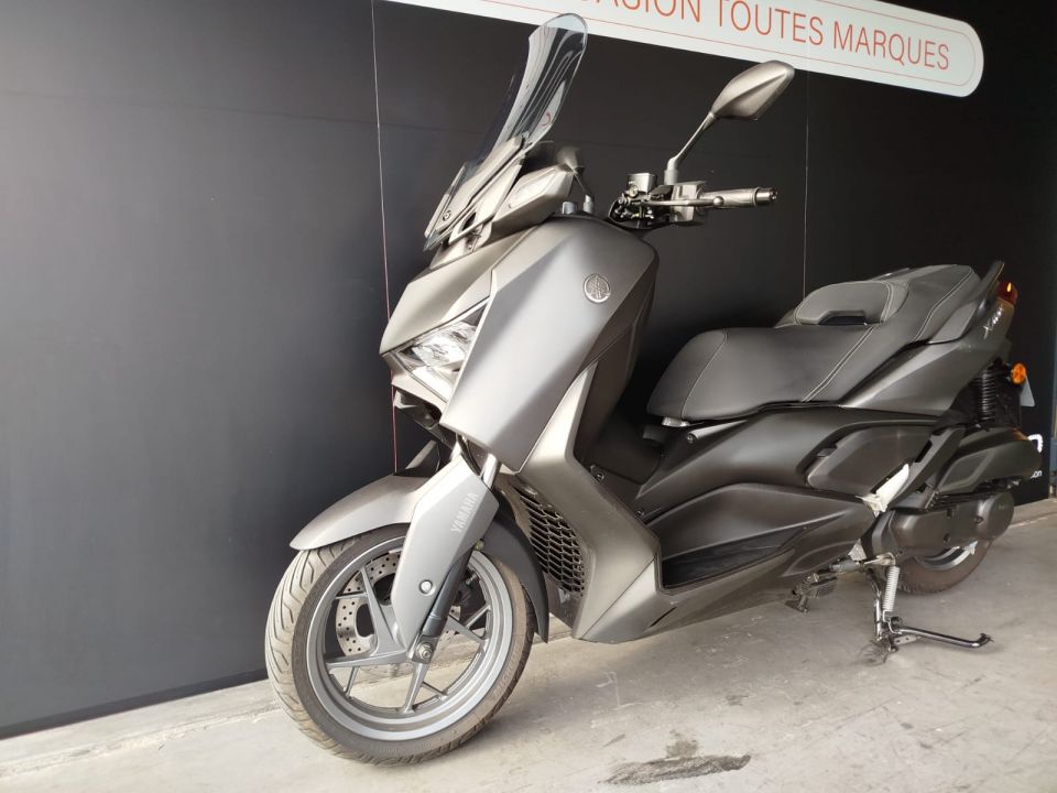 YAMAHA XMAX 125 4