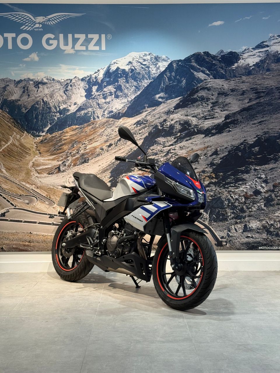 APRILIA TUONO 125 ABS 4