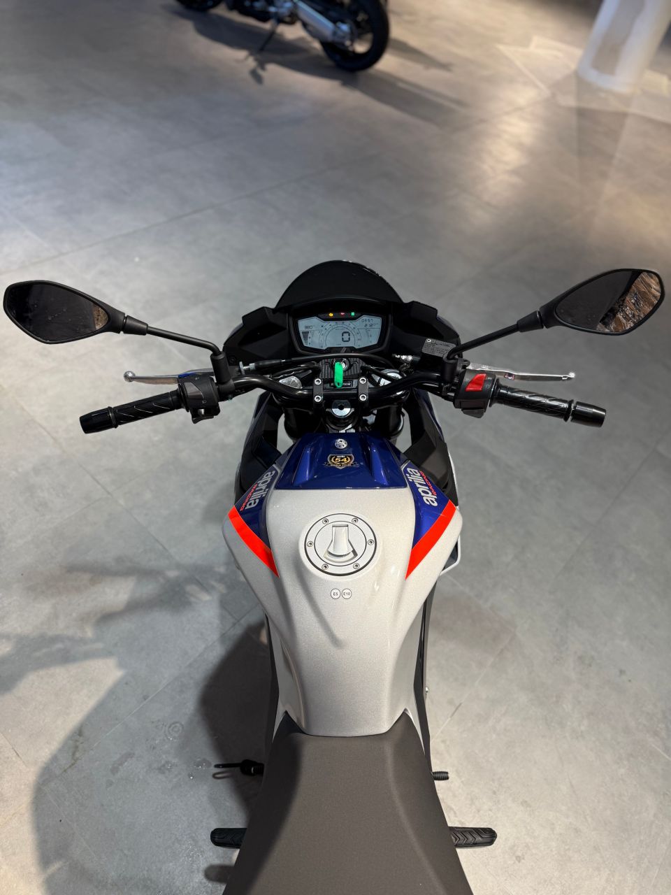 APRILIA TUONO 125 ABS 4