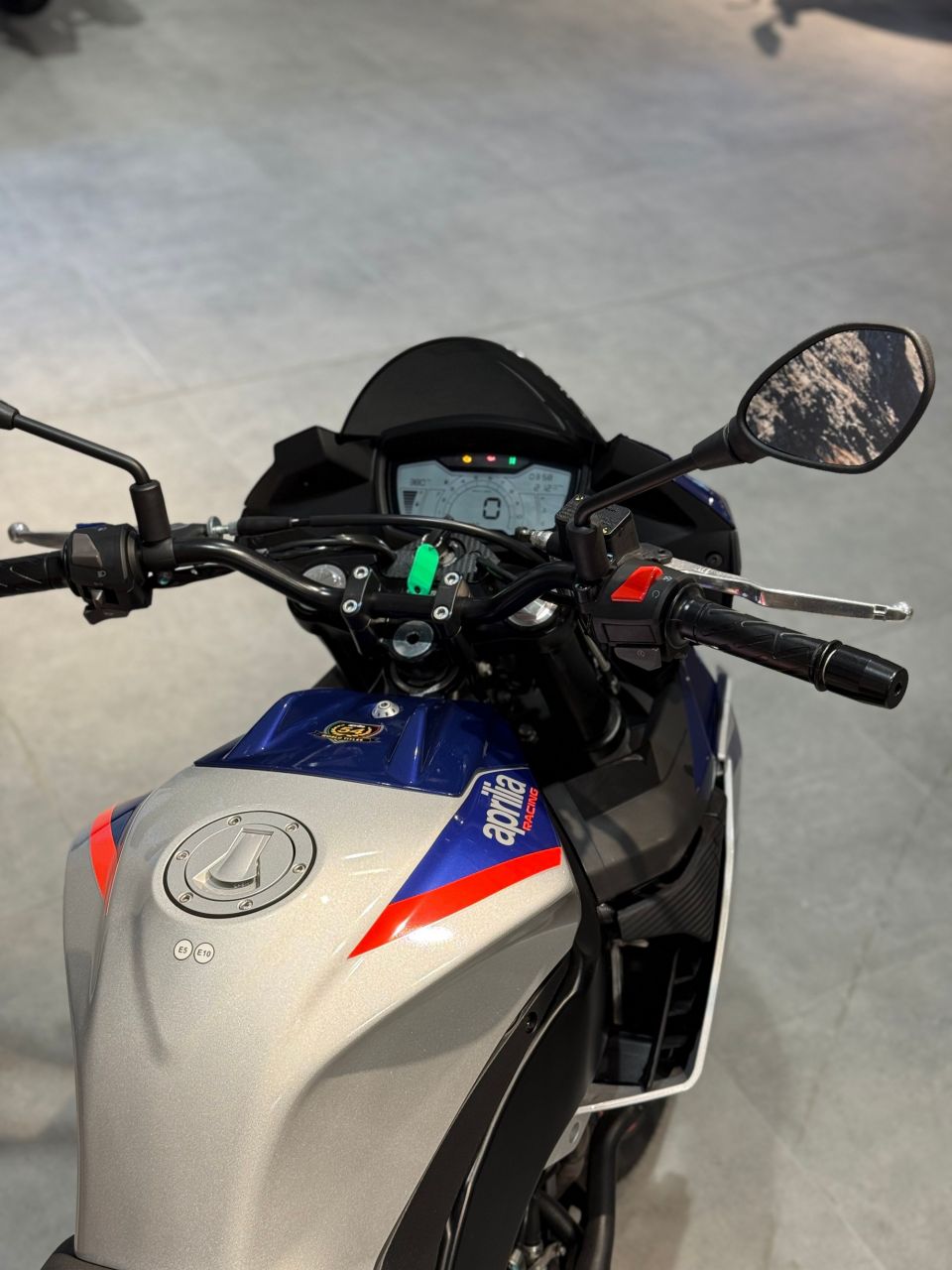 APRILIA TUONO 125 ABS 4