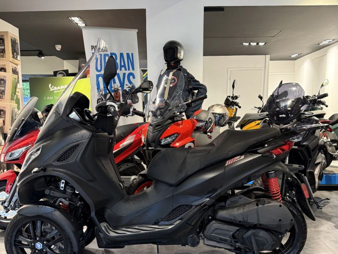PIAGGIO MP3 300 HPE SPORT ABS ASR 4