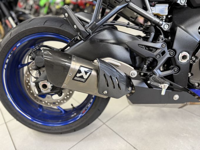 SUZUKI GSX-S 1000 GT 4
