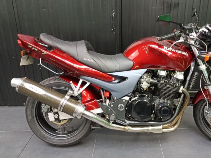 KAWASAKI ZR-7 4
