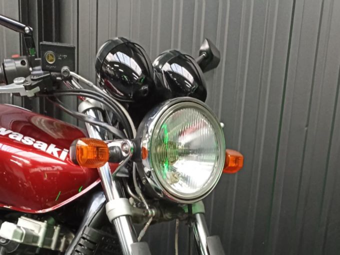 KAWASAKI ZR-7 4