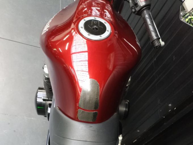 KAWASAKI ZR-7 4