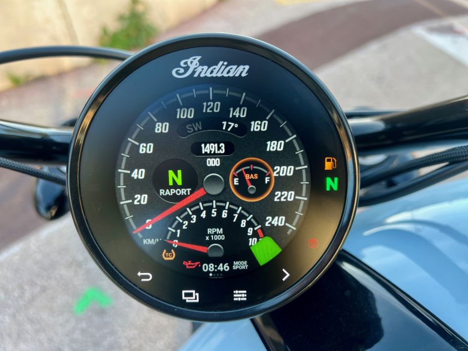 INDIAN SCOUT BOBBER 1250 4