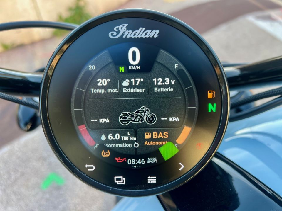 INDIAN SCOUT BOBBER 1250 4