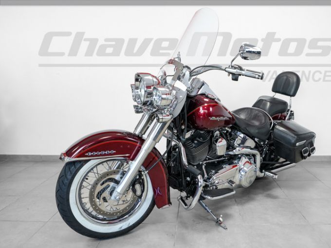 HARLEY-DAVIDSON ROAD KING CLASSIC 1690 4