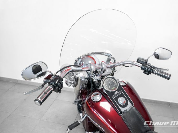 HARLEY-DAVIDSON ROAD KING CLASSIC 1690 4