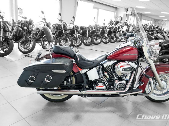 HARLEY-DAVIDSON ROAD KING CLASSIC 1690 4