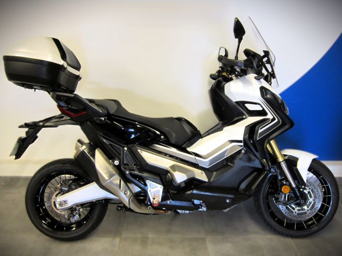 HONDA X-ADV 4