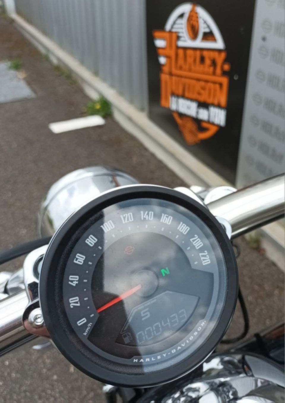 HARLEY-DAVIDSON SOFTAIL BREAKOUT 1923 4