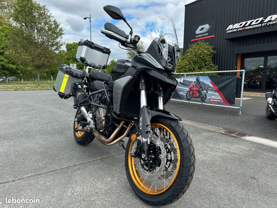 QJ MOTOR SRT 700 X TOURING 4