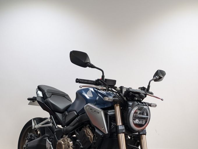 HONDA CB 650 R 4