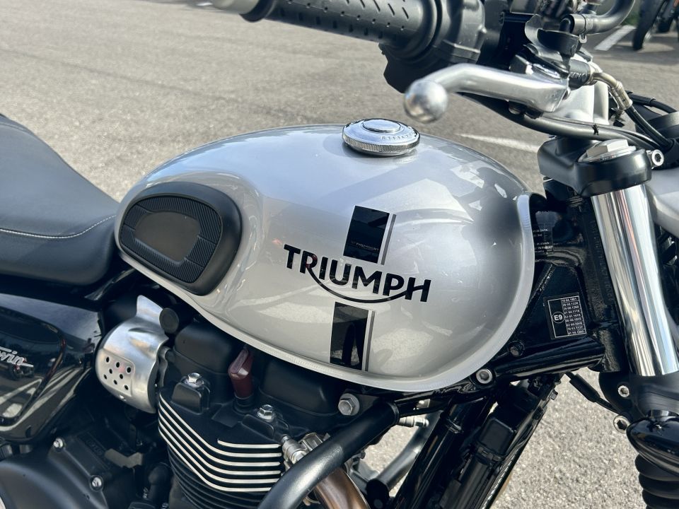TRIUMPH STREET TWIN  900 4