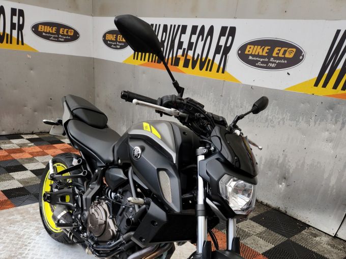 YAMAHA MT-07 (47.5CV) 4
