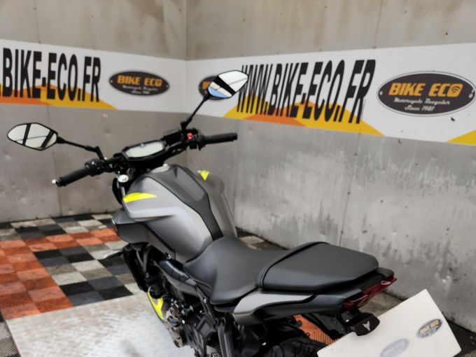 YAMAHA MT-07 (47.5CV) 4