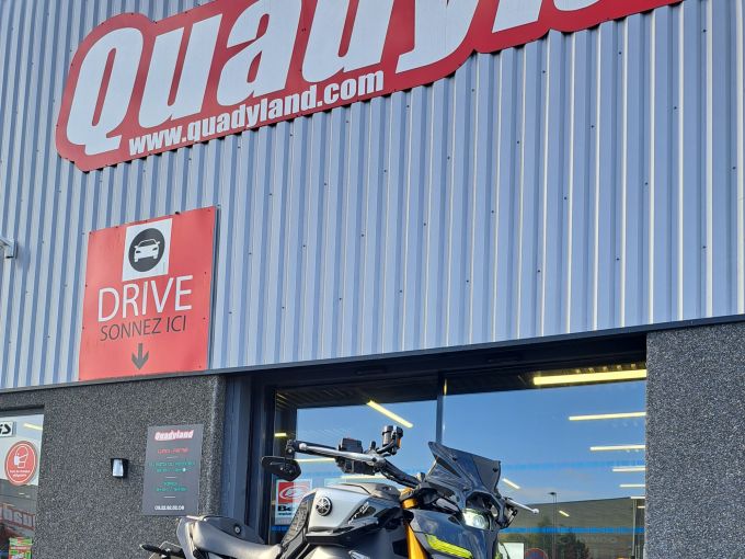 YAMAHA MT-09 SP 4