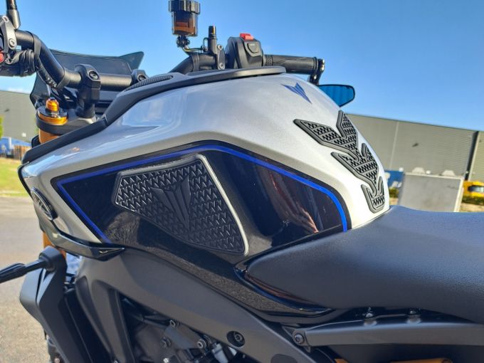 YAMAHA MT-09 SP 4