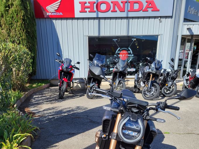 HONDA CB 650 R 4