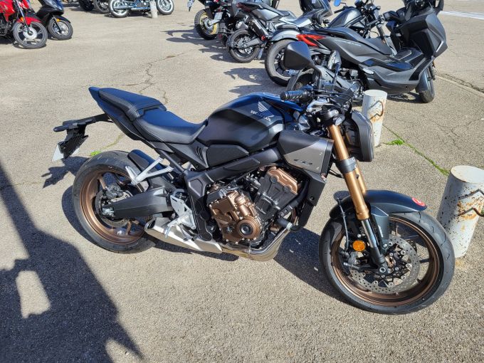 HONDA CB 650 R 4