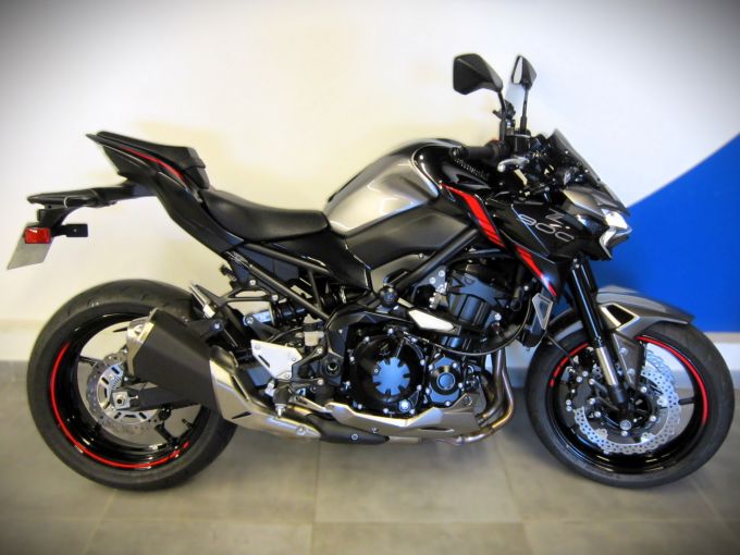 KAWASAKI Z900 SE 4