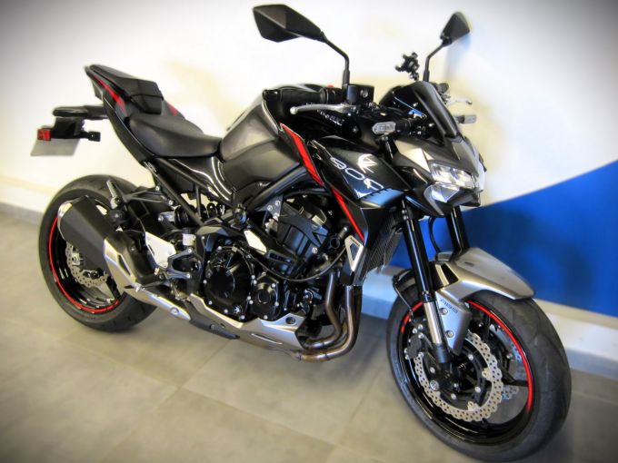 KAWASAKI Z900 SE 4